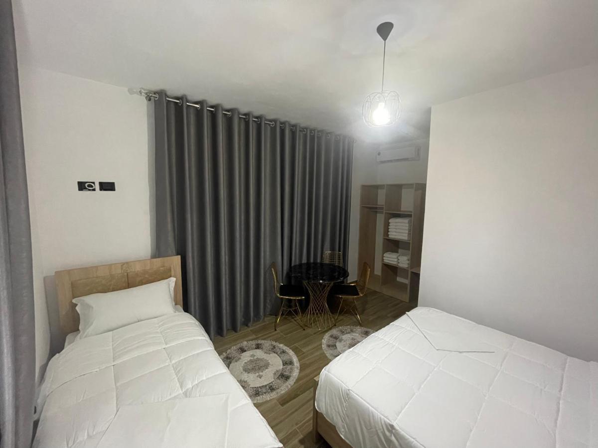 Four Generation Hotel Široka Eksteriør bilde