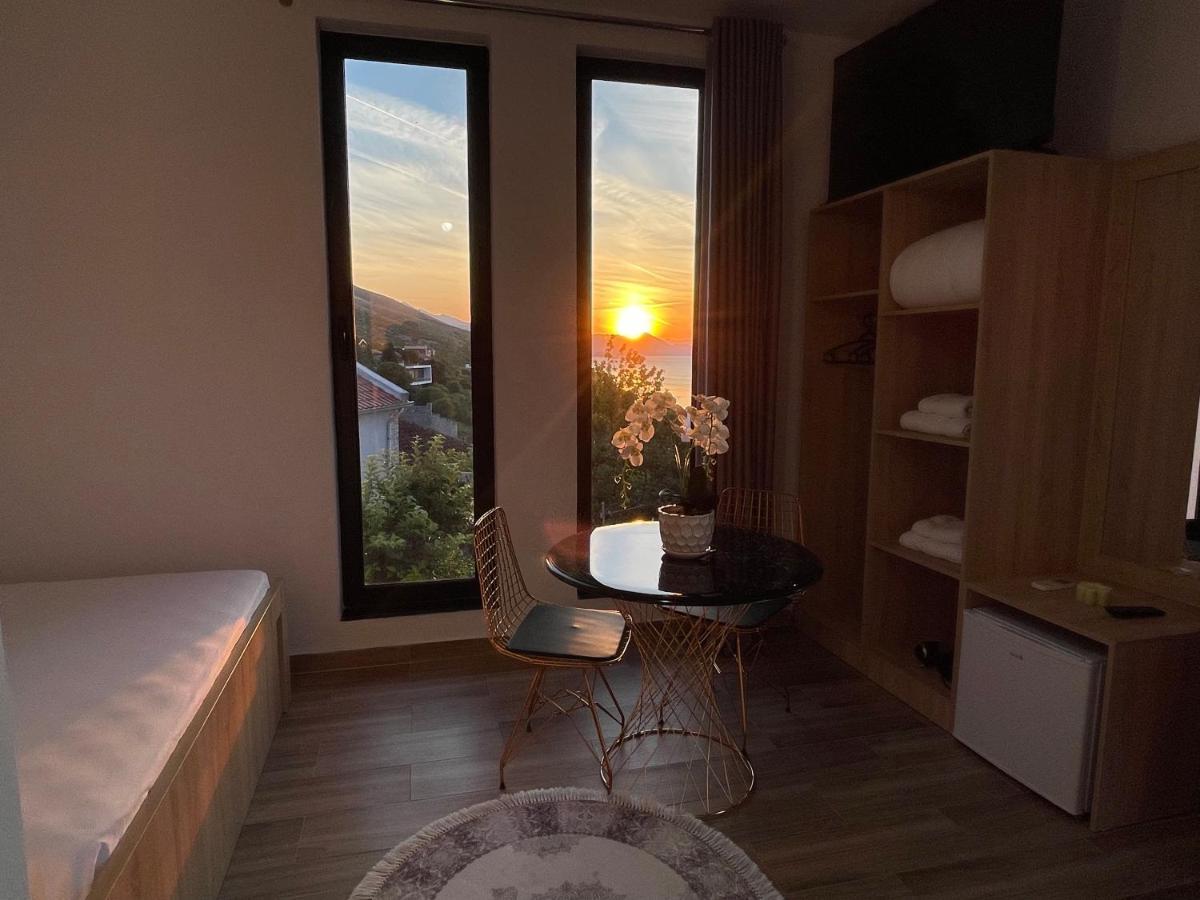 Four Generation Hotel Široka Eksteriør bilde