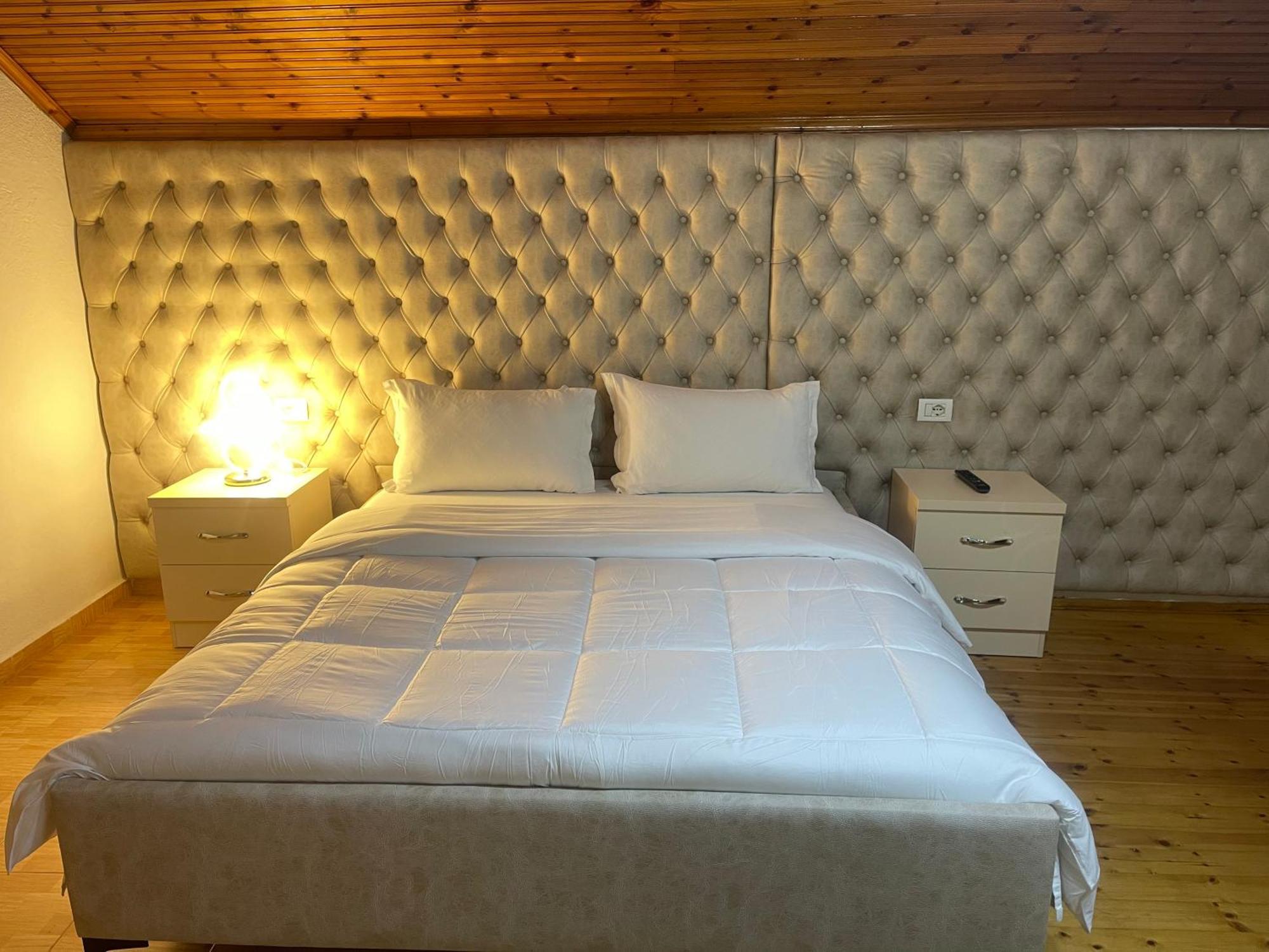 Four Generation Hotel Široka Eksteriør bilde