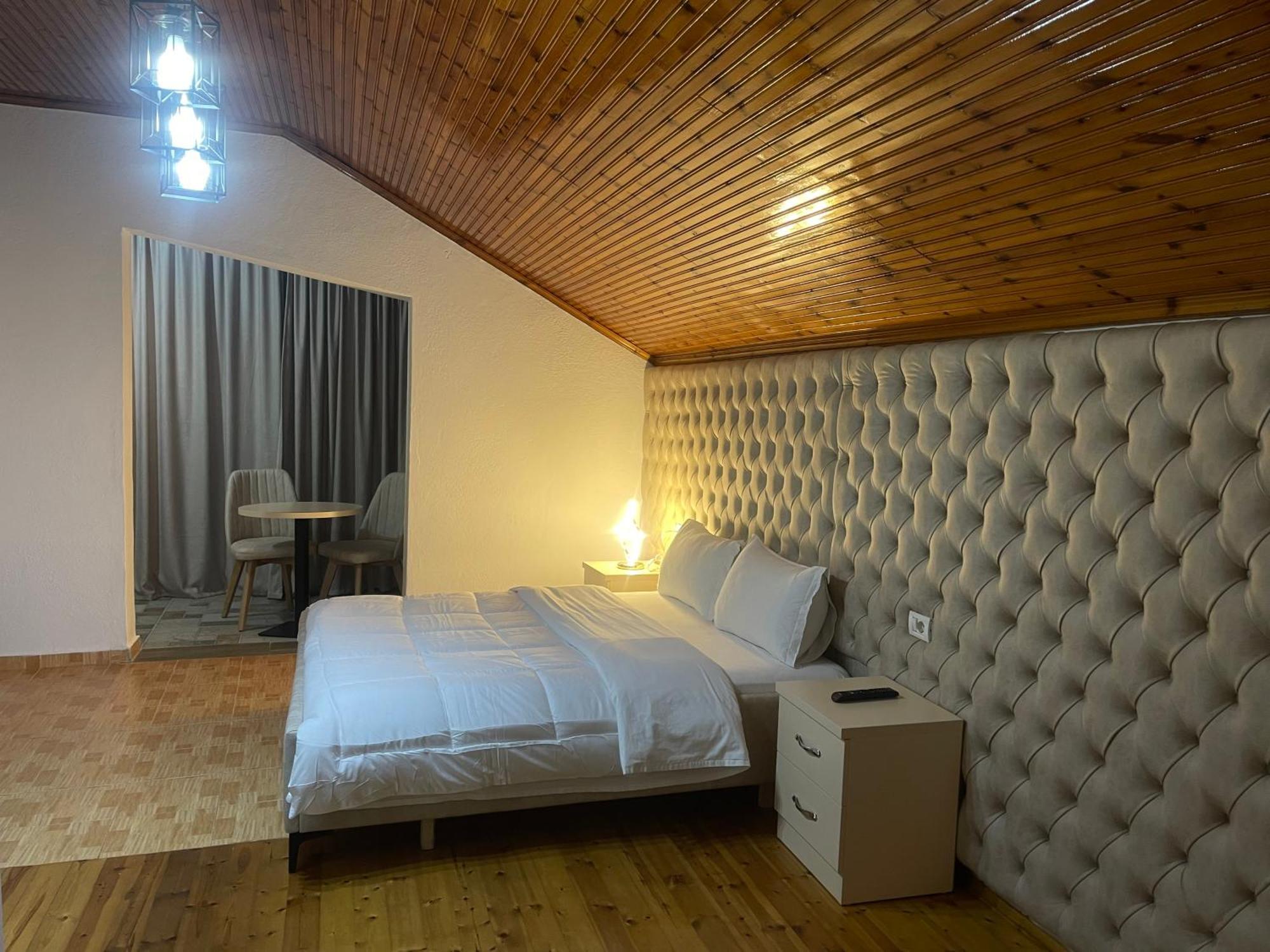 Four Generation Hotel Široka Eksteriør bilde