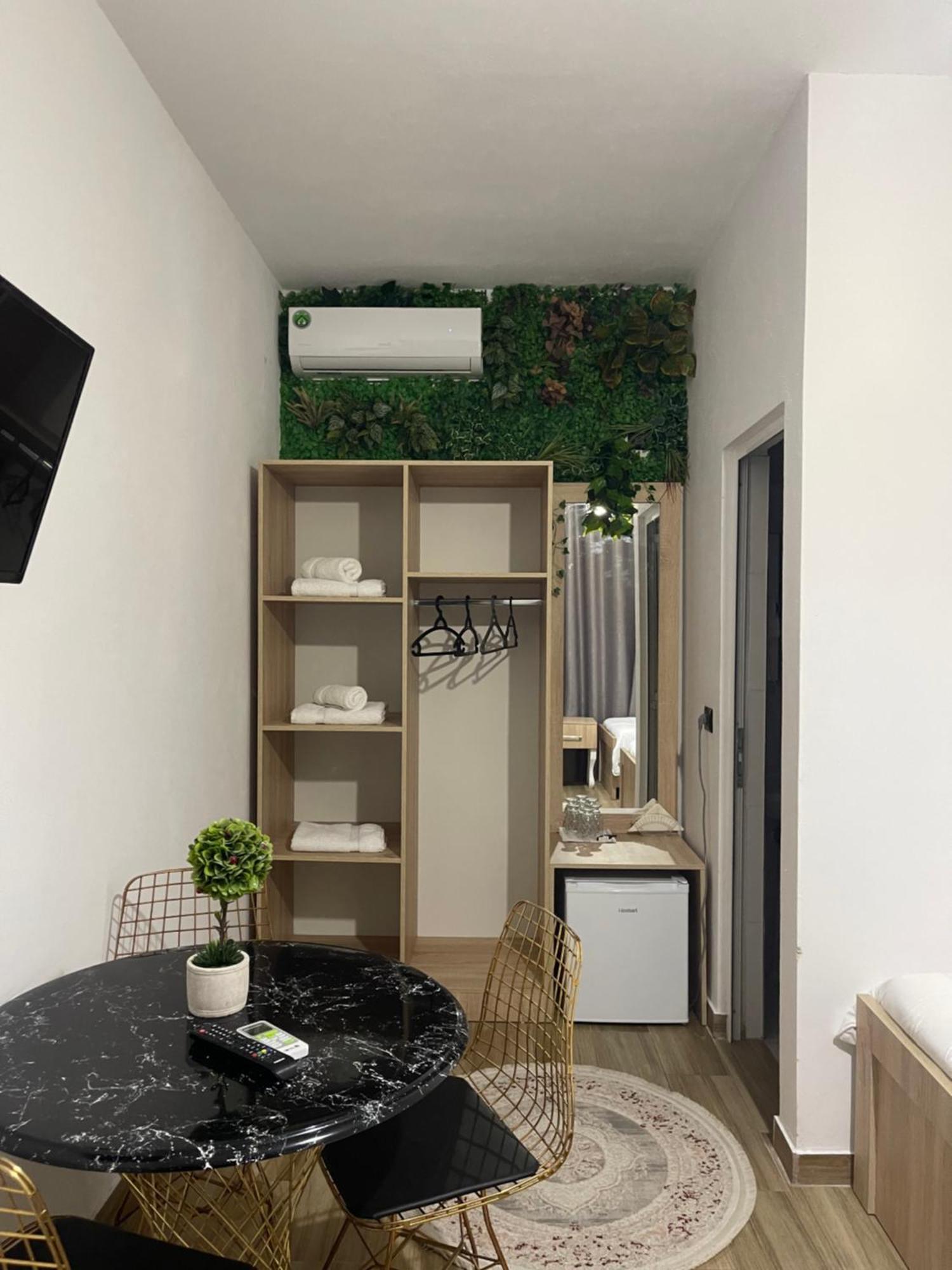 Four Generation Hotel Široka Eksteriør bilde