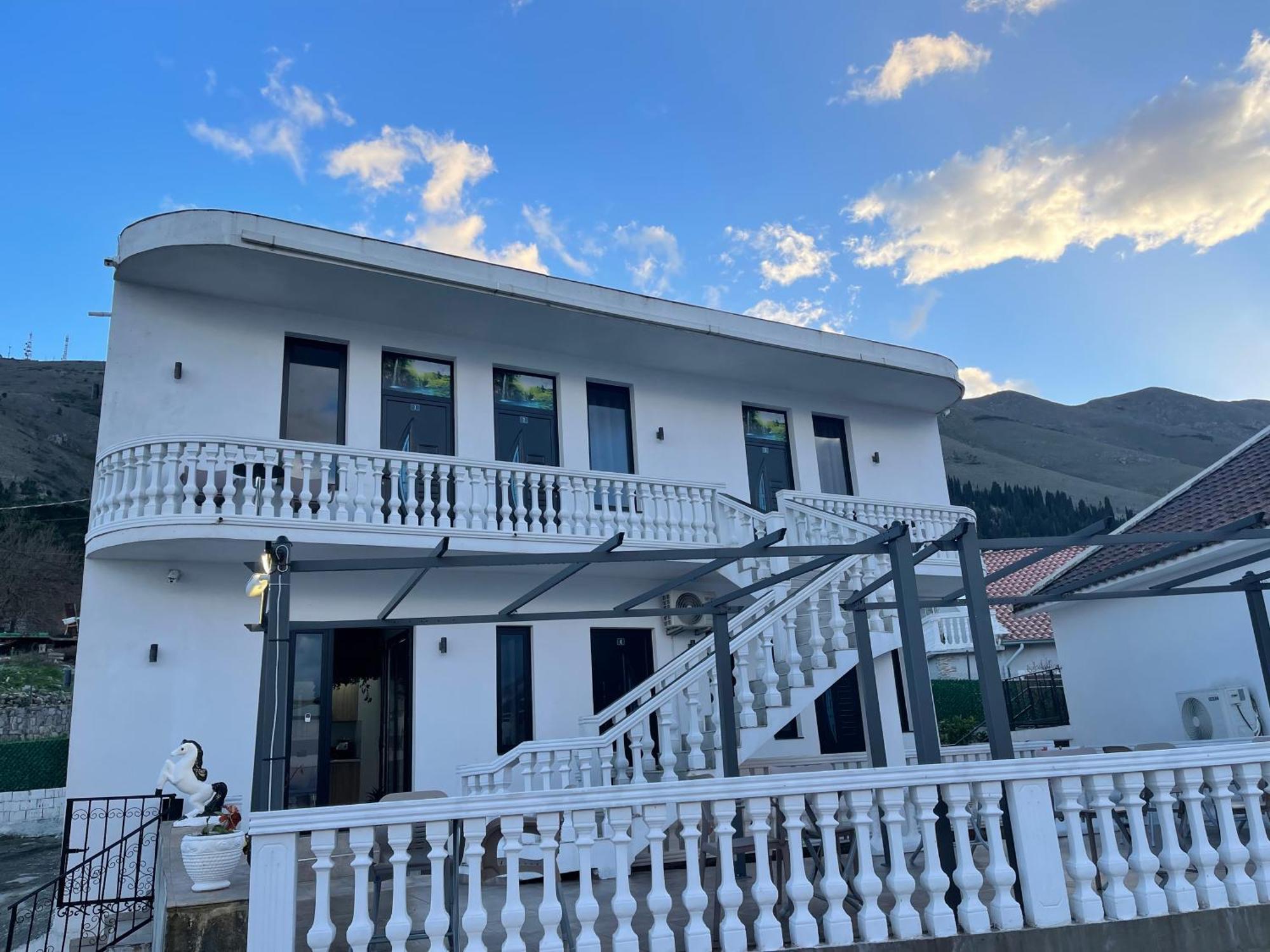 Four Generation Hotel Široka Eksteriør bilde